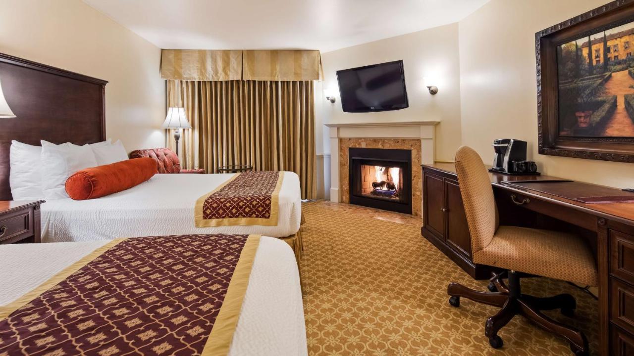 Deluxe Queen Room Two Queen Beds Courtyard View Non-Smoking