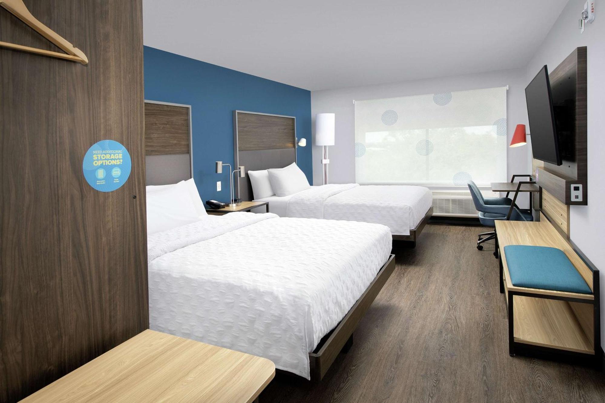 Queen Room Two Queen Beds Mobility Hearing Access