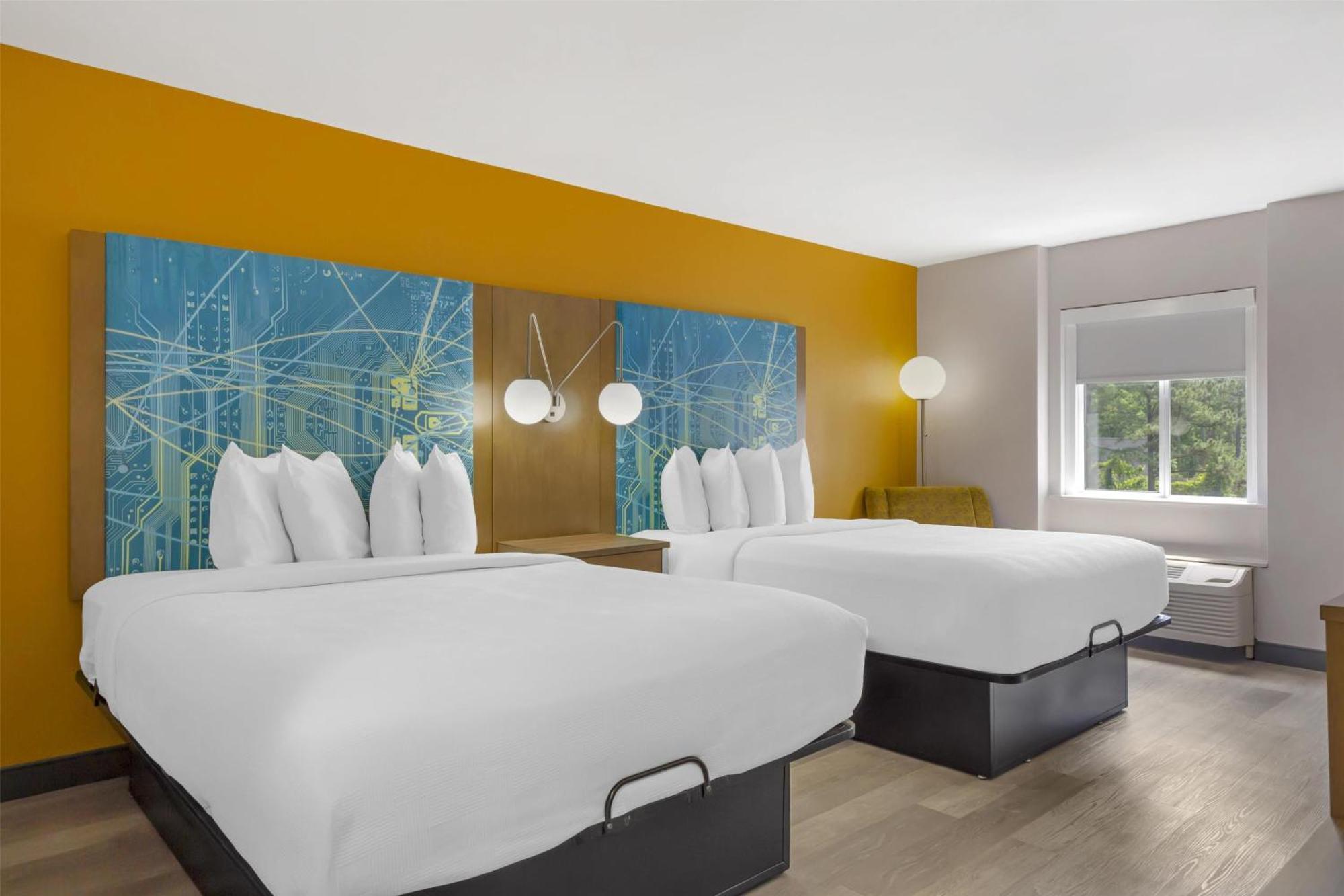 Queen Suite Two Queen Beds Sofa Bed