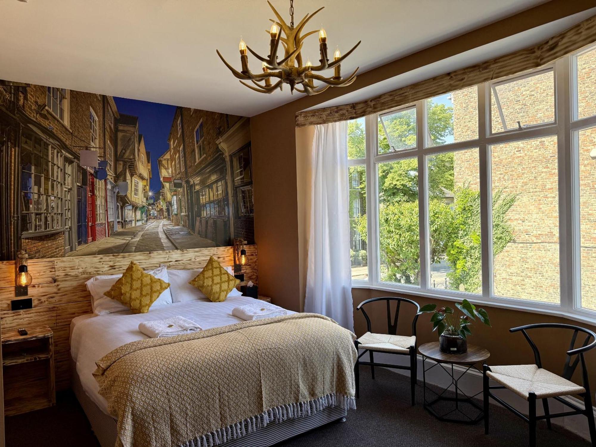 Superior King Room