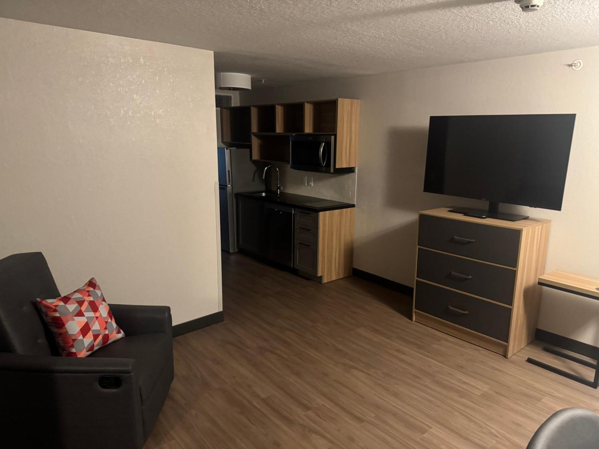 Studio Suite with Two Queen Beds - Non-Smoking