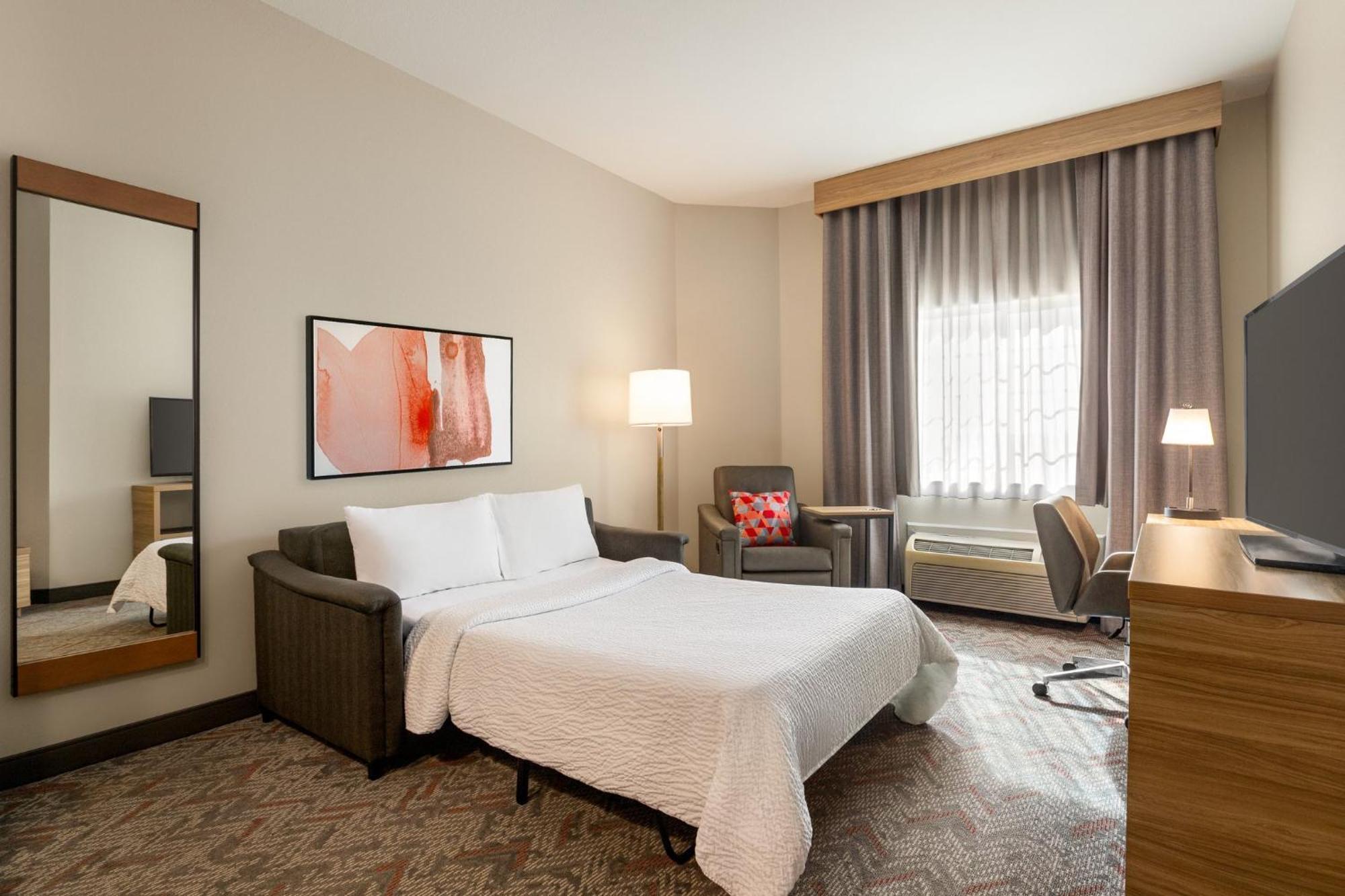 King Studio Suite