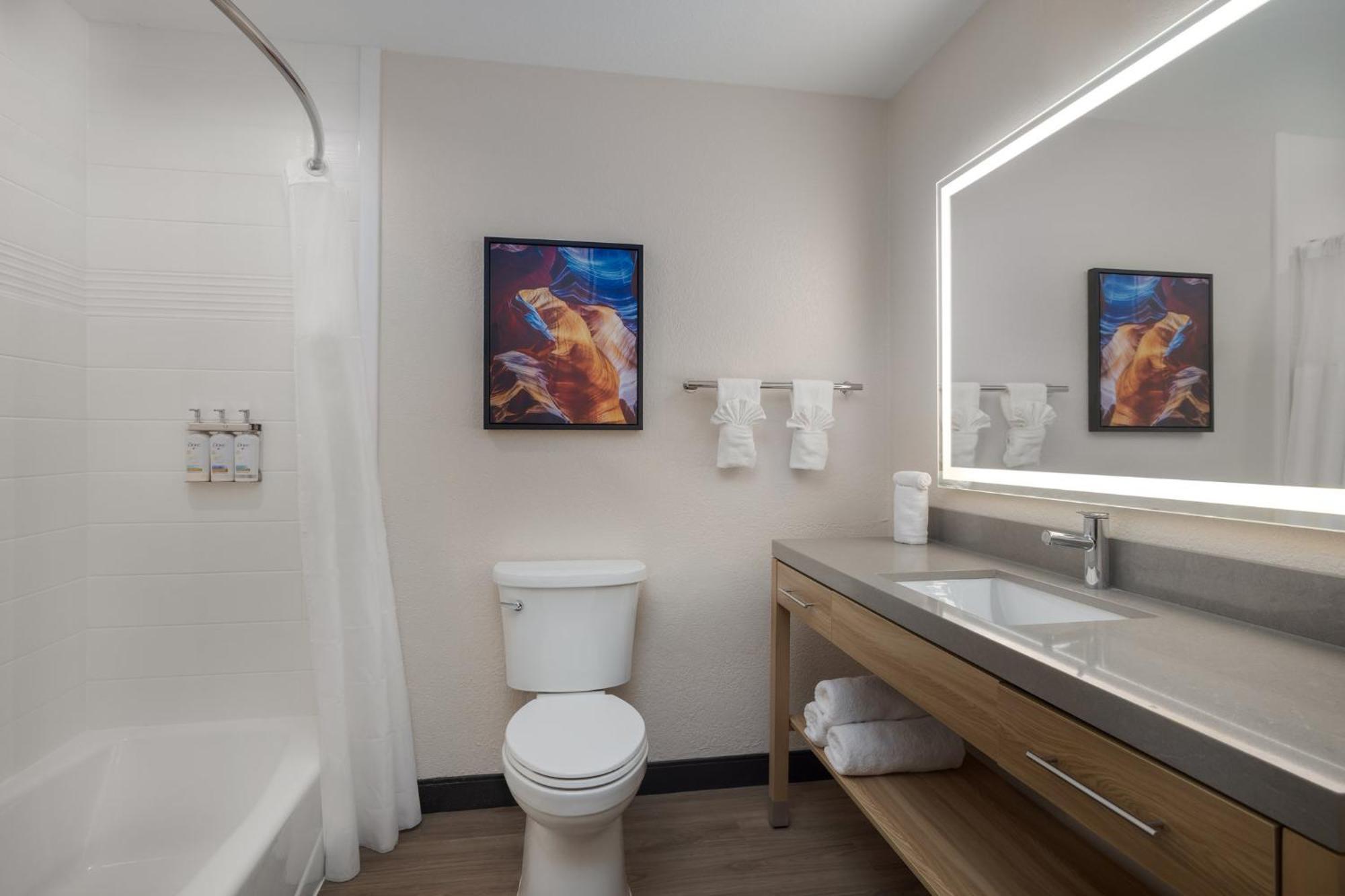 Studio Suite Two Queen Beds Non-Smoking