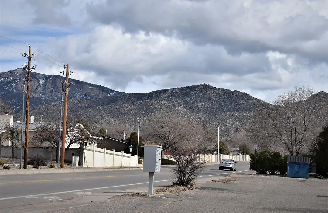 Travelodge By Wyndham Albuquerque East-1