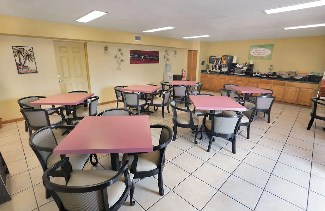 Roomba Inn & Suites - Daytona Beach-1