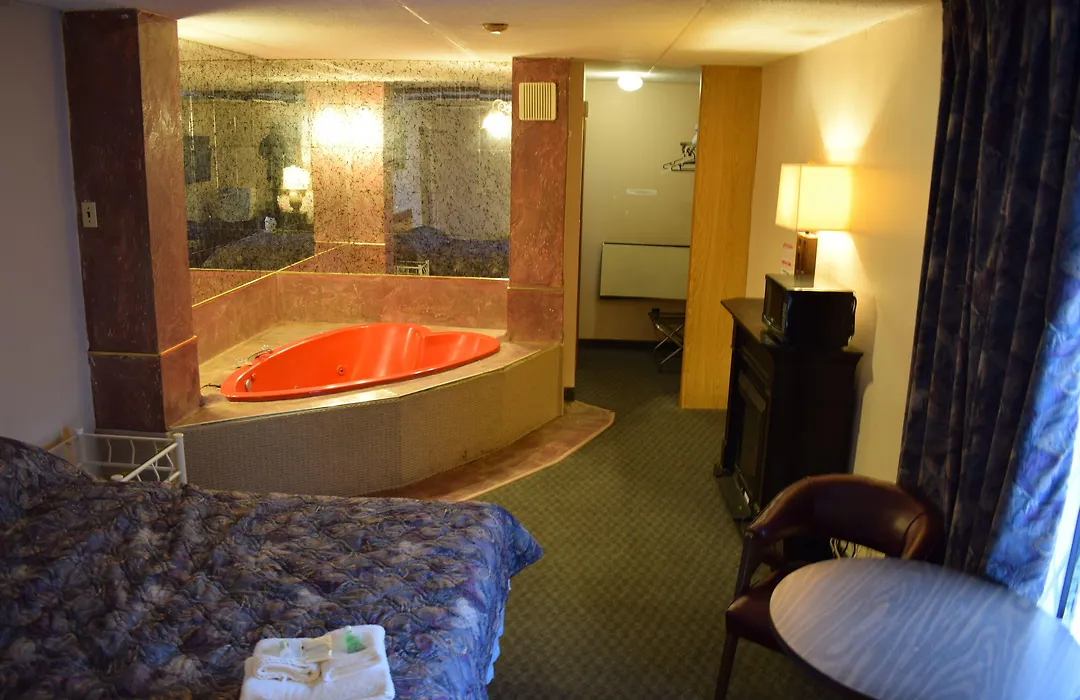 Falls Inn Near Casino Niagara By Oyo-1
