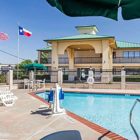 Quality Inn & Suites-3