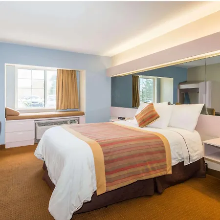 Microtel Inn & Suites By Wyndham Kansas City Airp-3