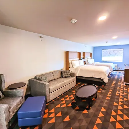 Comfort Inn & Suites Kansas City Downtown-3