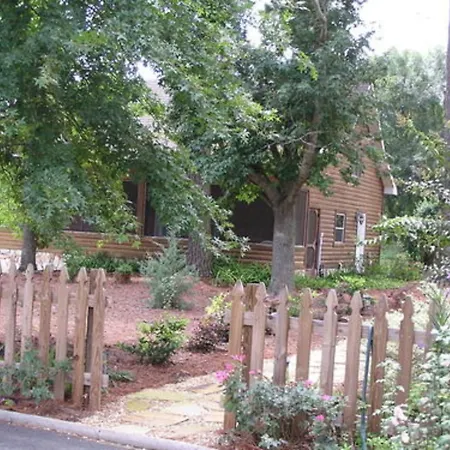 Shalom House Bed And Breakfast-3