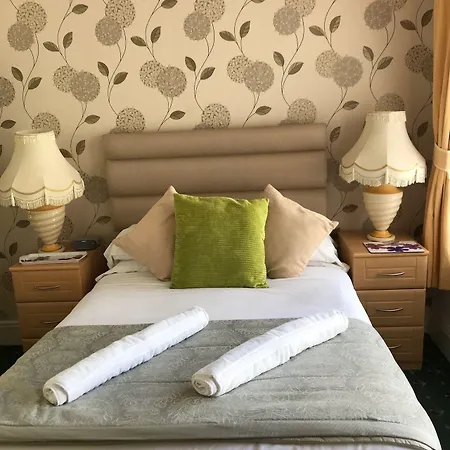 Pelham Lodge-2