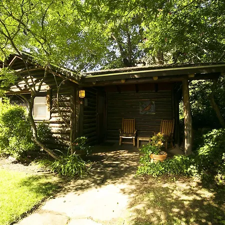 Orchard Canyon On Oak Creek-2